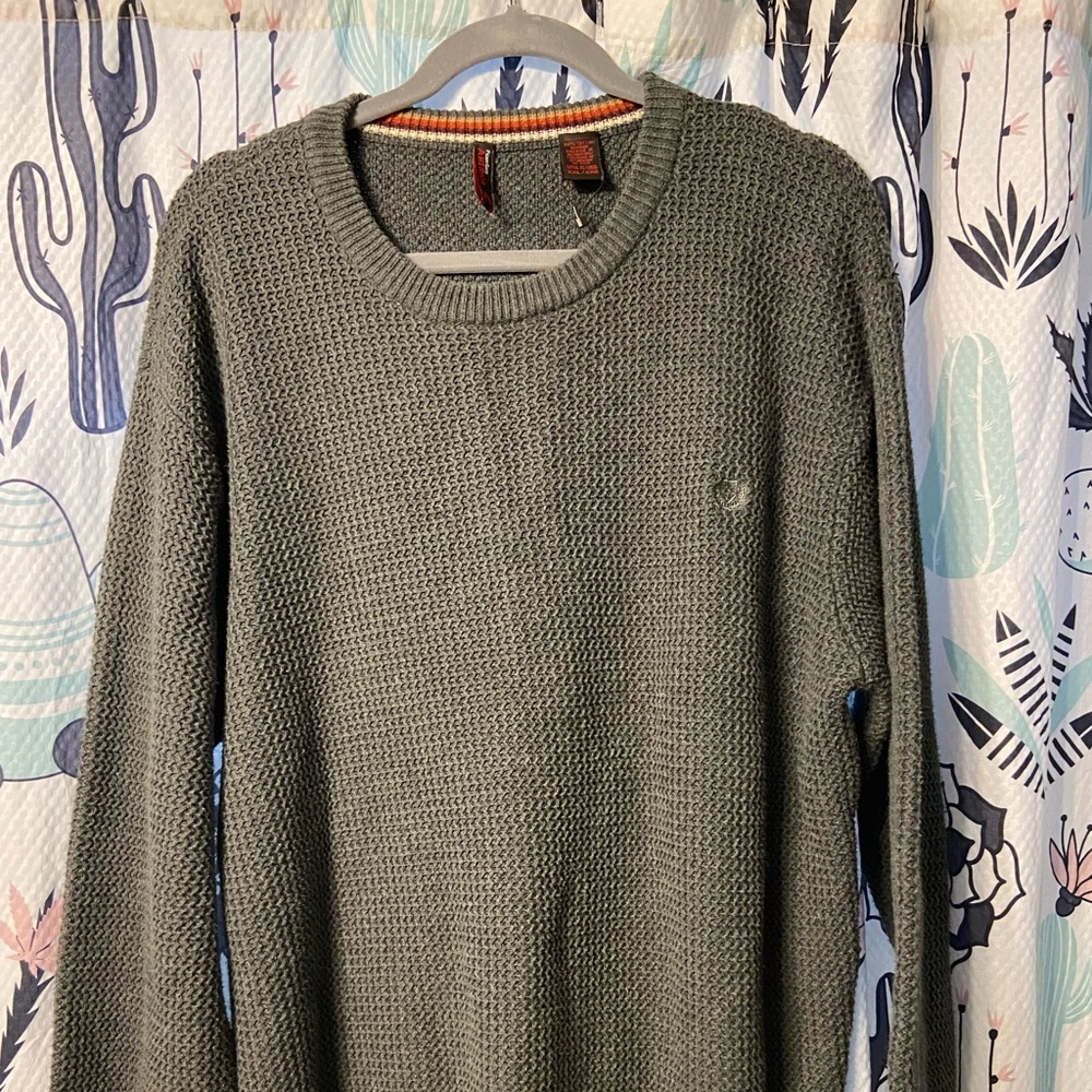 Men’s grey Perry Ellis size XXL